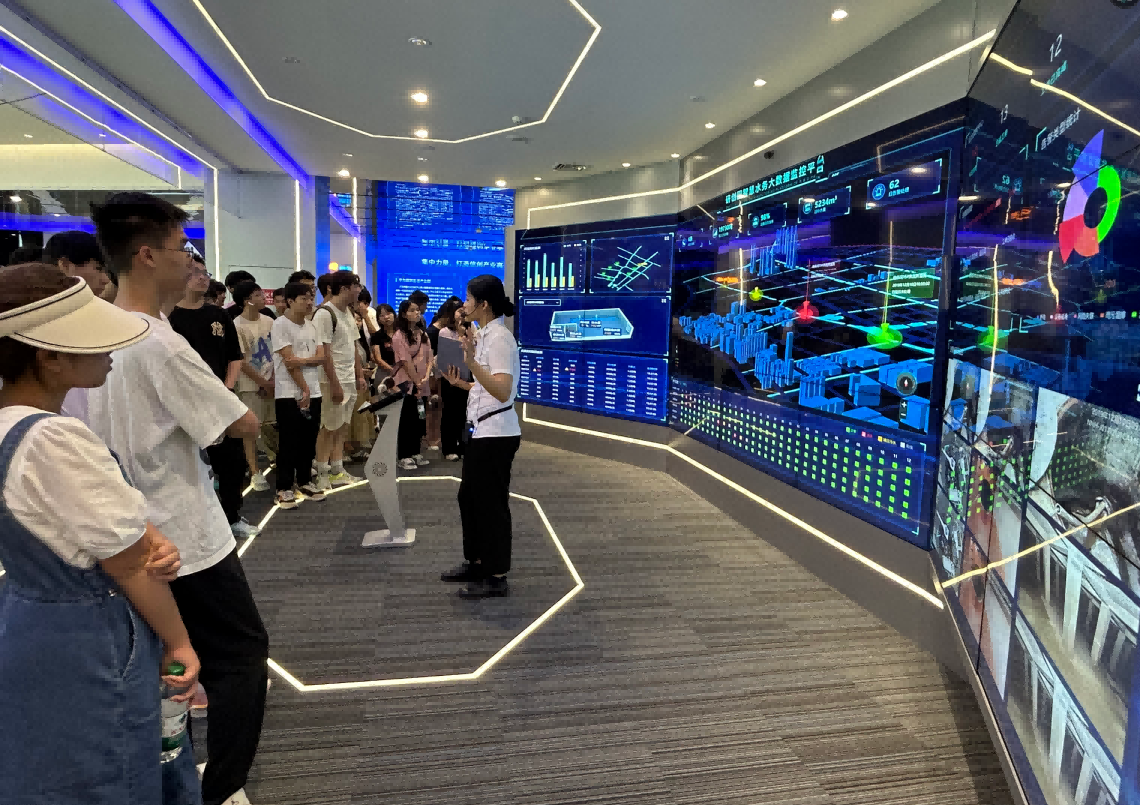 evo视讯官网科技IT精英暑期实训营活动日 | 探秘南京江北新区研创园 科技火花点亮未来梦想